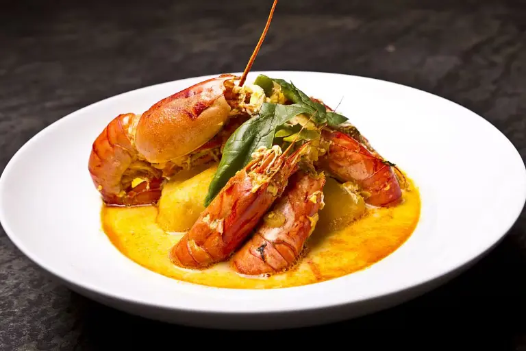 Tazón de chupe de camarones, sopa emblemática de Arequipa