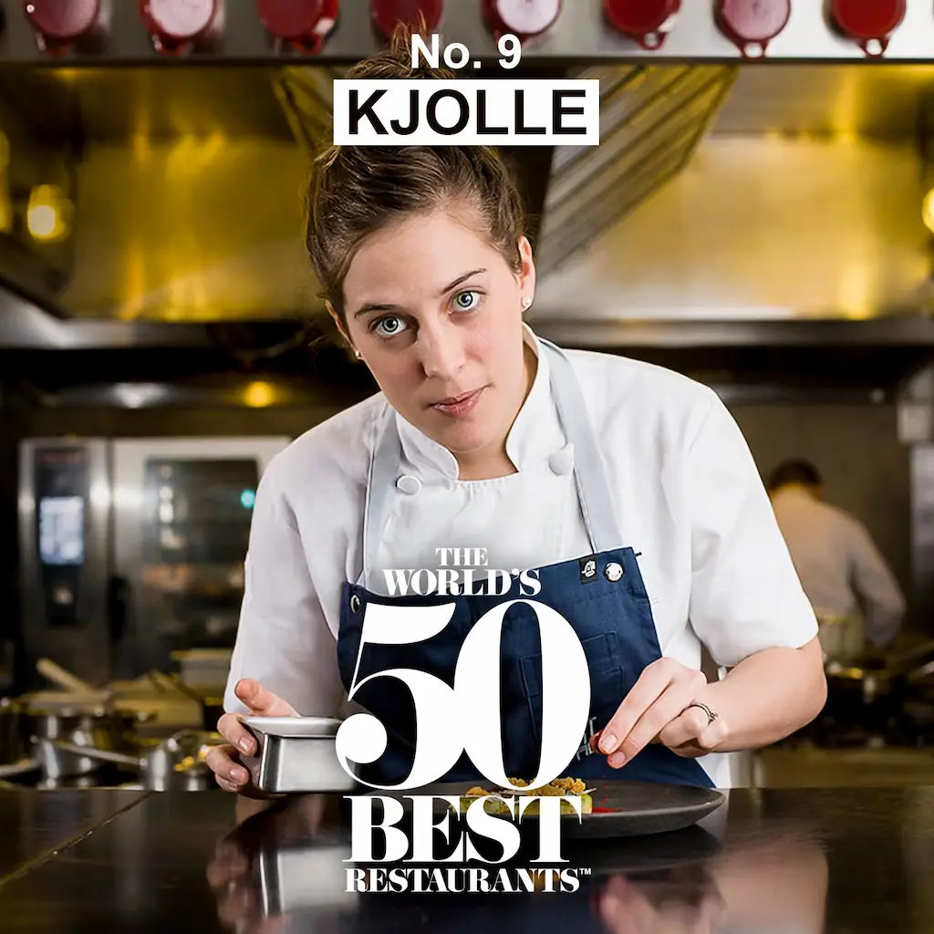 Chef de Kjolle decorando plato en cocina de alta gastronomía